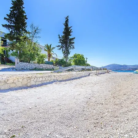 House Marija Nyaraló *